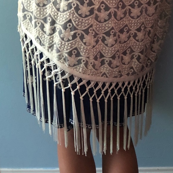 Francesca’s off white lace cardigan with fringe - Picture 4 of 7